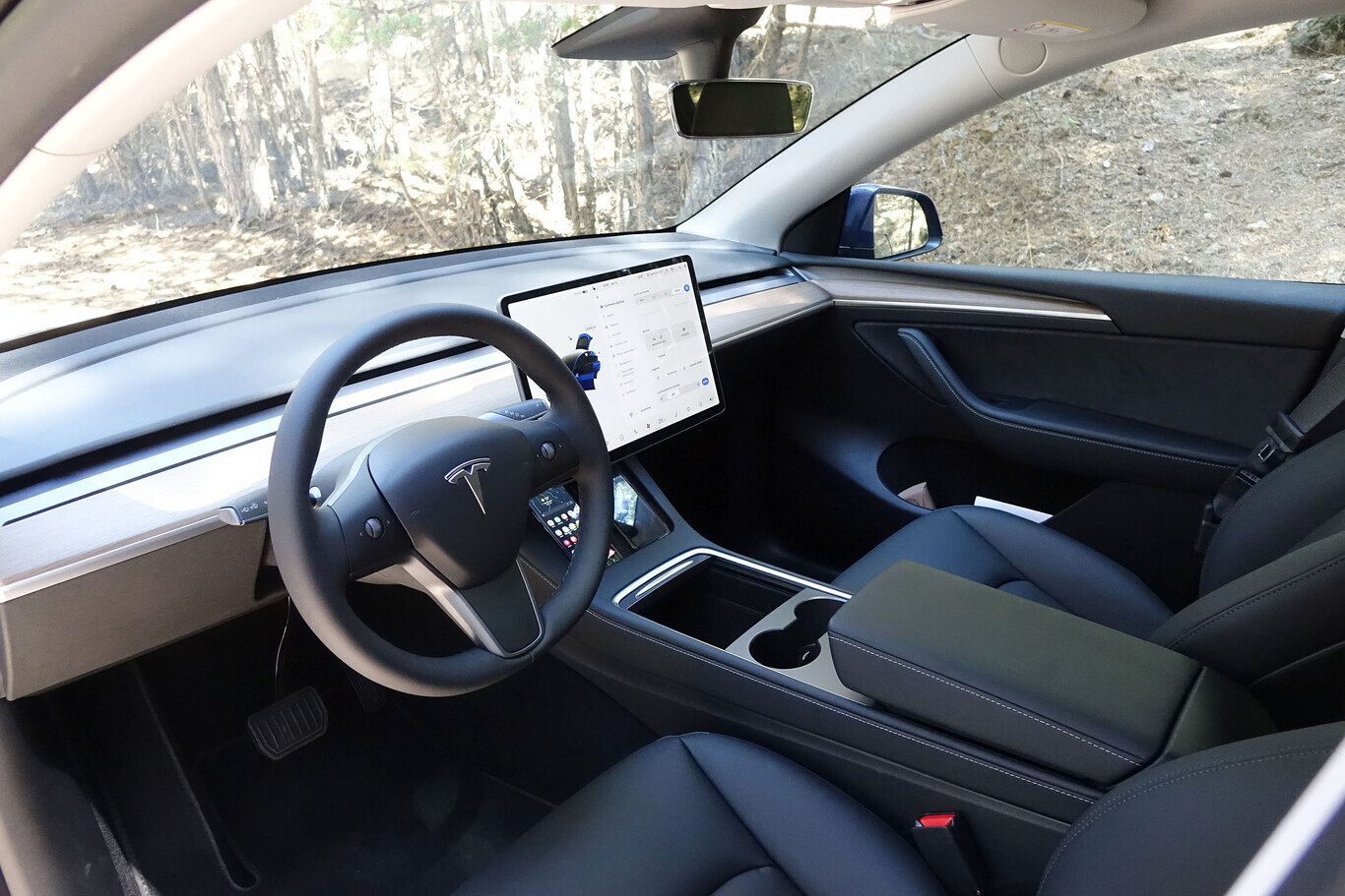 La aplicación TeslAA facilita la llegada de Android Auto a los autos Tesla
